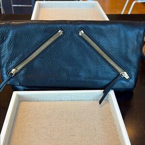 Stella & Dot The Covet Waverly - Black